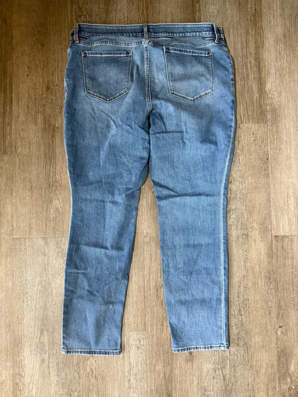 Old Navy Women’s Maternity Stretch Denim Jeans - Picture 2 of 2